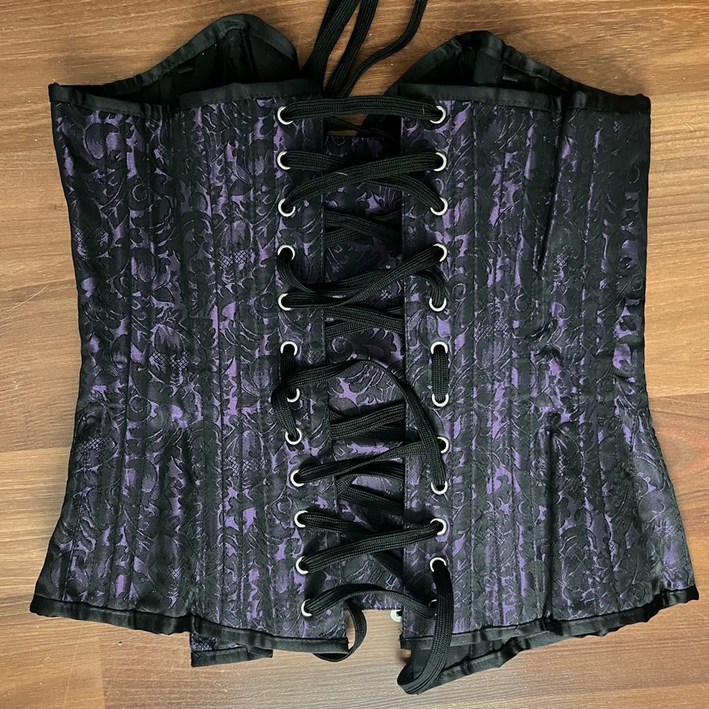 CrossStory Corset, Purple & Black Size 28” NWOT
